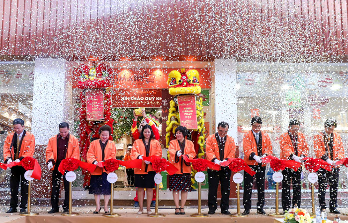 Khai trương siêu thị FujiMart đầu tiên tại Hà Nội: Sự kết hợp giữa ẩm thực Việt Nam phong cách phục vụ Nhật